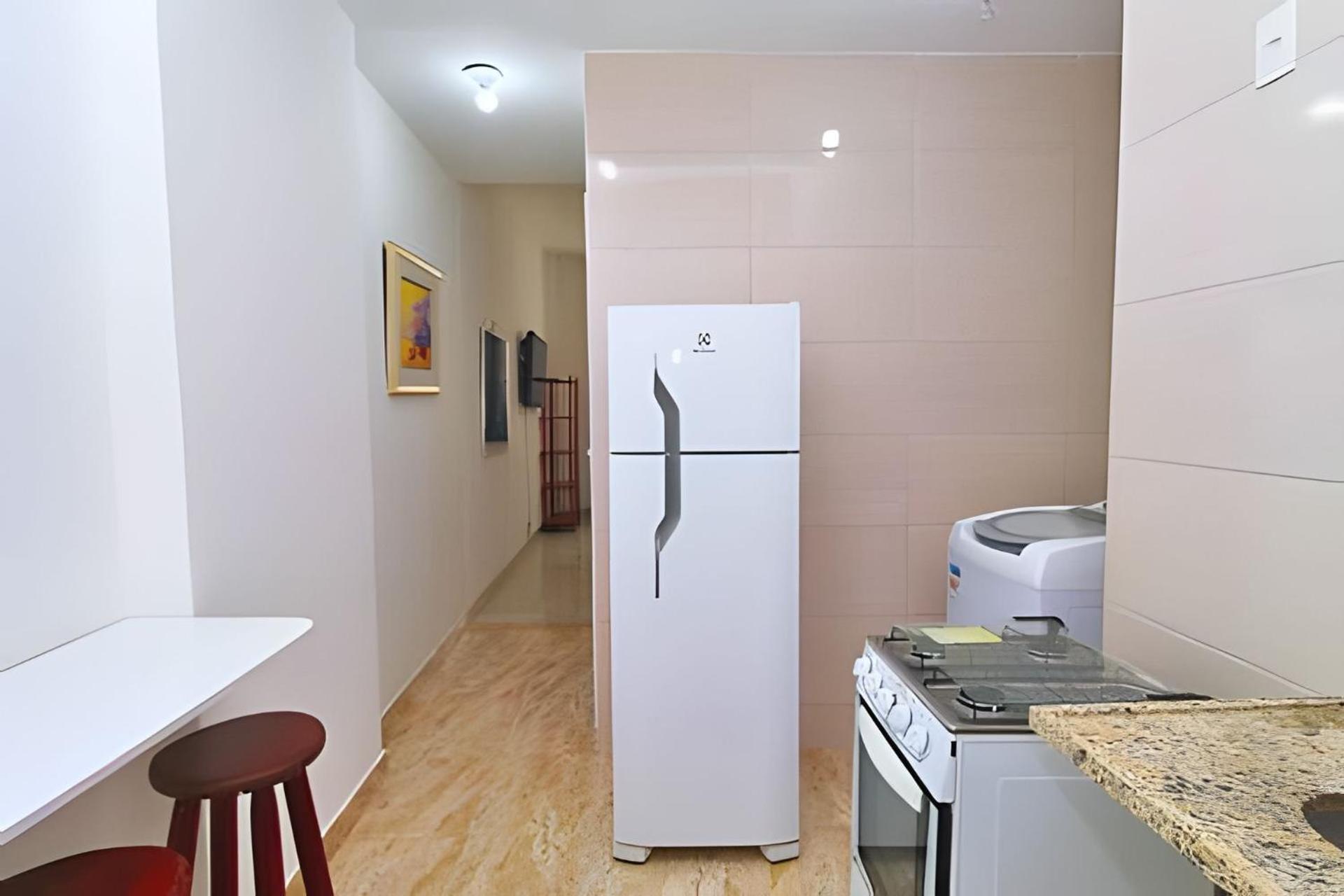 Appartement Na Quadra Da Praia, Estacao De Metro 5min Andando, Mercados E Comercios Proximos